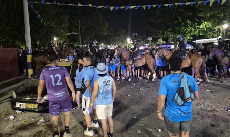 El calvario de los hinchas de Belgrano en la entrada a la cancha de Central: “Siempre pasa esto acá”