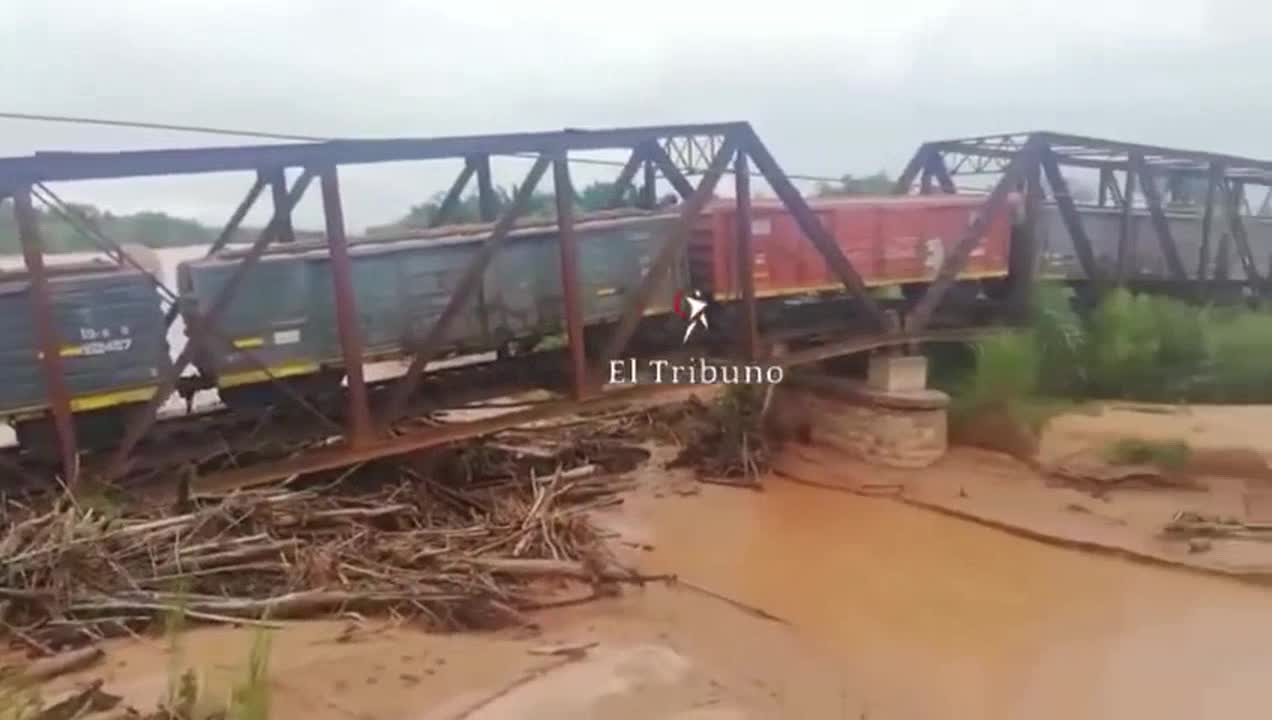 Se cayó un puente en Salta