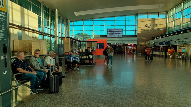 Pasajeros varados en el aeropuerto de Córdoba por el paro de la CGT 