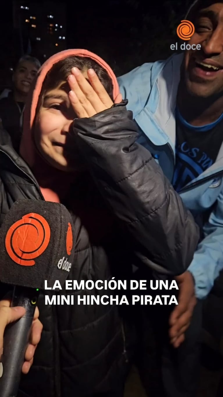 Las lágrimas de una mini hincha pirata