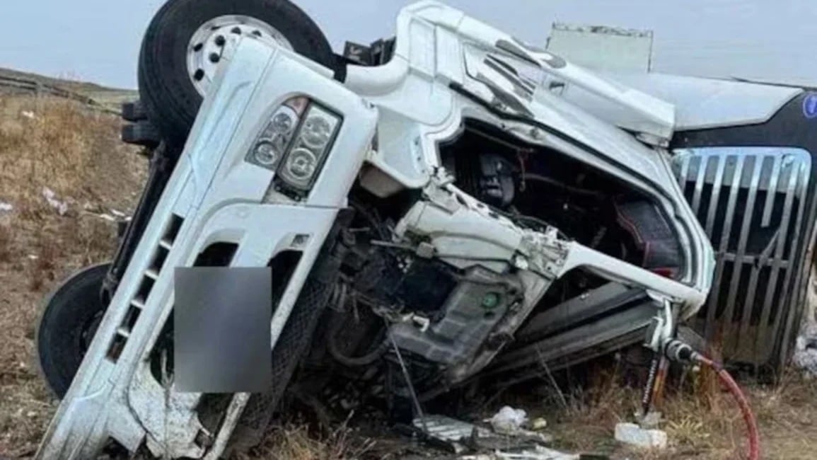 Saquearon la mercadería del camión cuando el chofer había muerto en el accidente