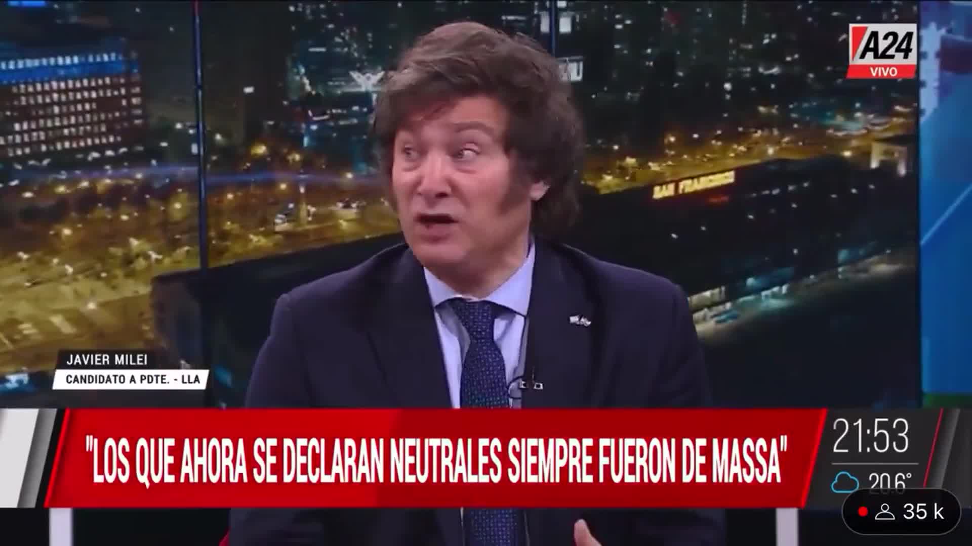 Milei se enojó en vivo por los "murmullos"