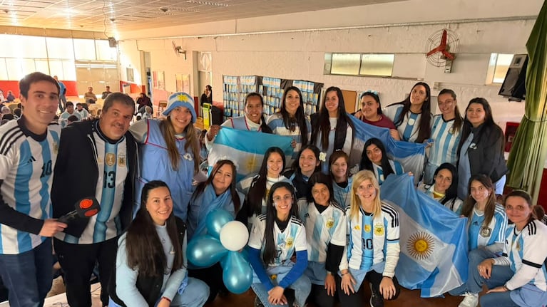 Lanzaron un desafío viral para ver el Mundial en clases y el Cuti Romero les cumplió el sueño
