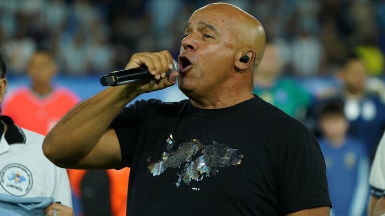 Fabio Santana cantará el himno en la despedida de Messi
