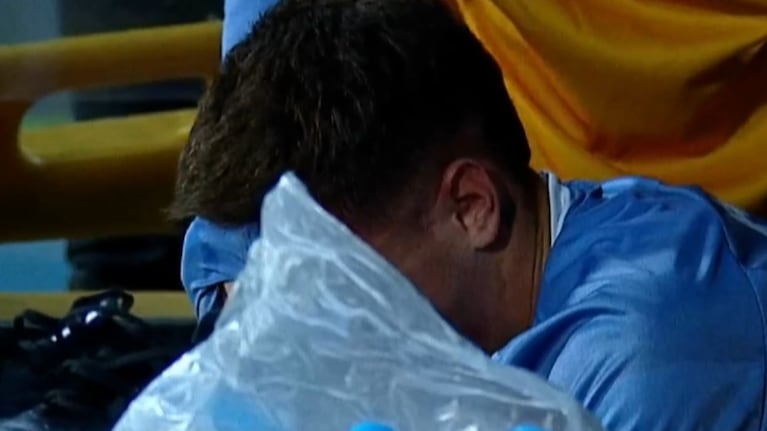 El llanto de Lucco, el pibe de Belgrano que salió lesionado ante Inter de Porto Alegre