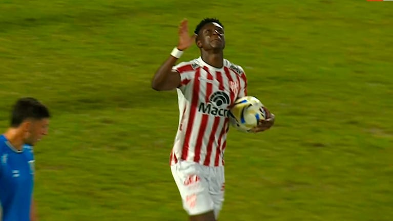 El gol de Jhon Córdoba para el 2 a 0 de Instituto en su visita a Estudiantes de Río Cuarto