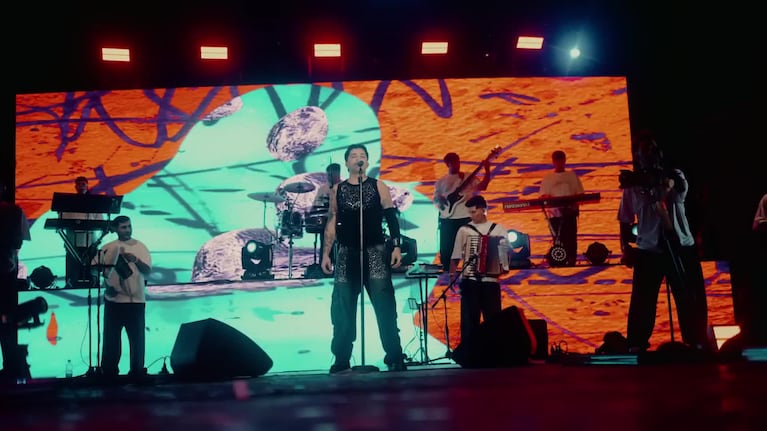 Simón Aguirre estrenó "Corazón Sin Cara" grabado en vivo