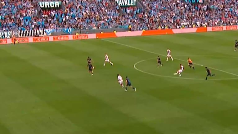 El gol anulado a Unión ante Belgrano sobre el final en el Gigante de Alberdi