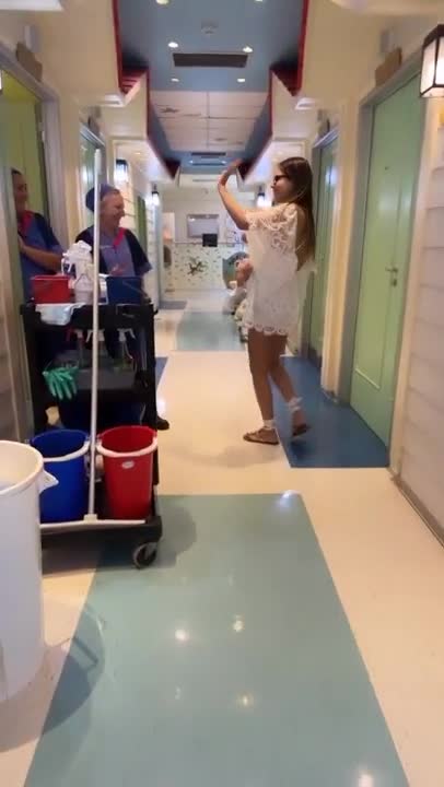 Barby Franco bailó de felicidad por el alta de su hija