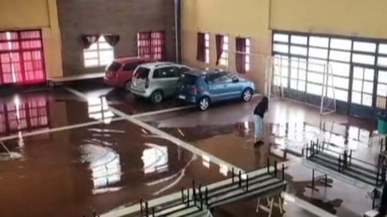 El drama de una escuela de Córdoba que no tiene clases porque la tormenta inundó las aulas
