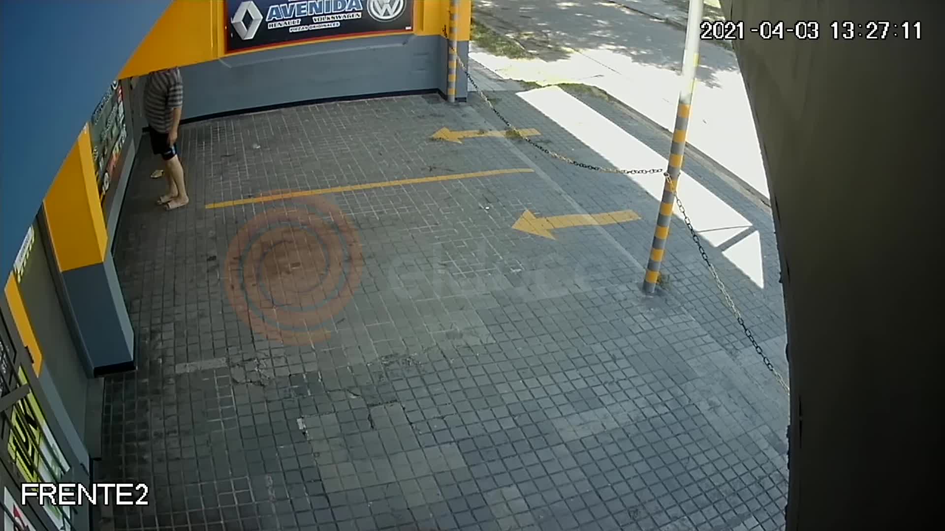 Tomó medida, robó y quedó filmado