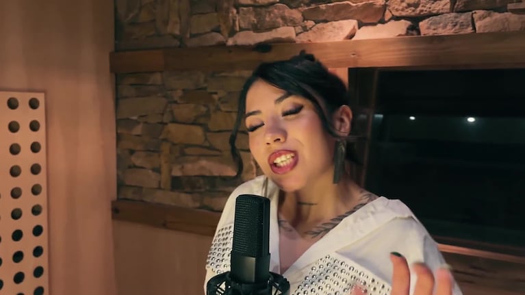 Lourdes Montiel lanzó su primer videoclip como solista
