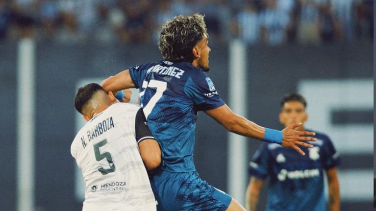 Dávila marcó un segundo golazo y puso el 2 a 1 para Talleres