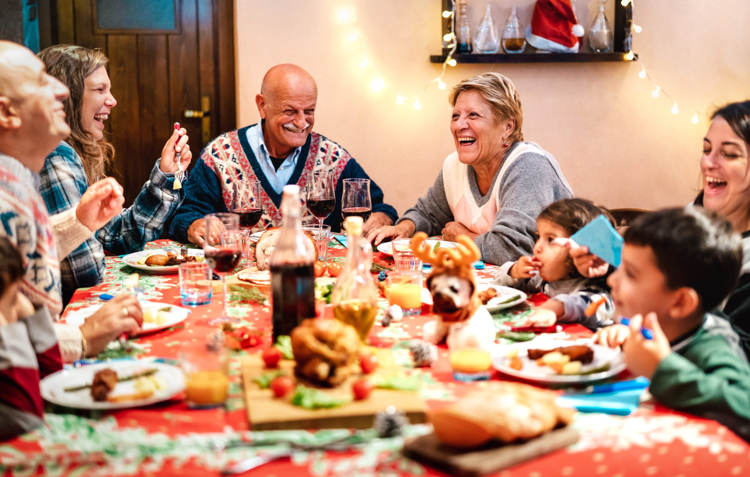 Cómo gestionar las diferencias familiares en la mesa de fin de año.