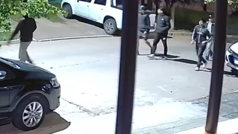Reventaron autos y robaron en barrio Urca