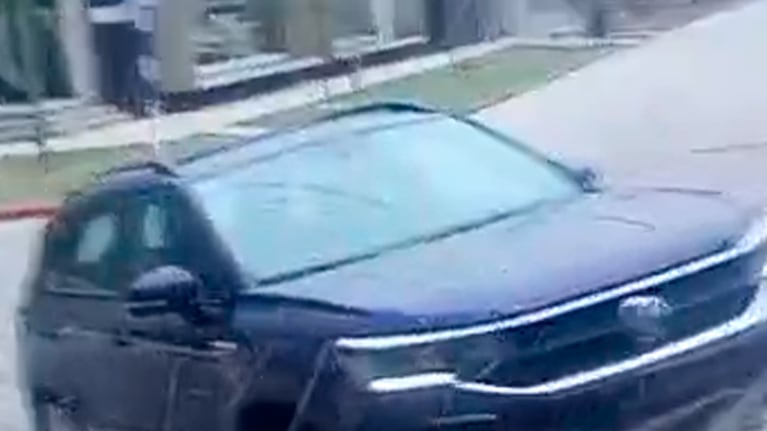 El granizo cubrió las calles y terminó en choque en Bell Ville