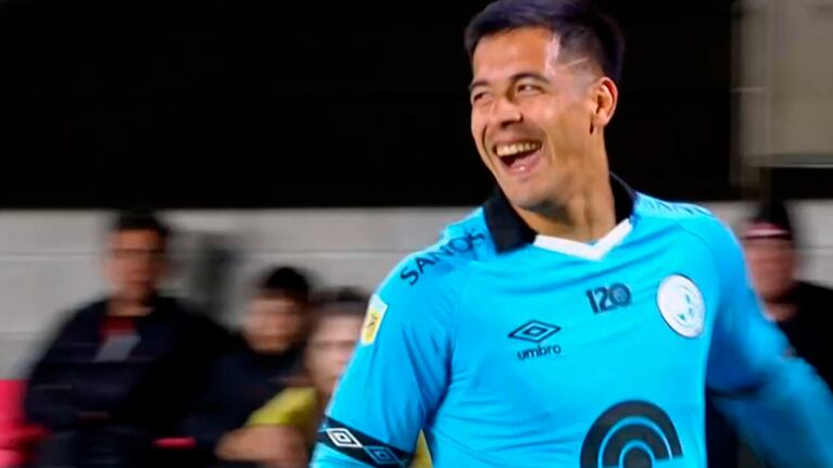 El gol de Uvita Fernández para el 1 a 0 de Belgrano ante Estudiantes