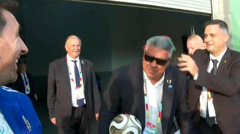 El llamativo gesto de Chiqui Tapia