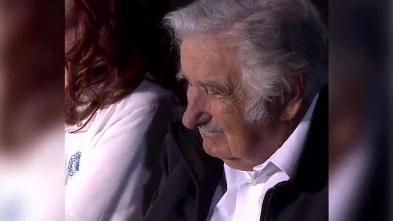Pepe Mujica se durmió en pleno acto