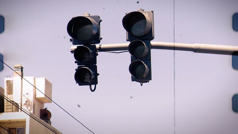 Del caos vehicular a los que quedaron paralizados: el impacto del apagón en Córdoba