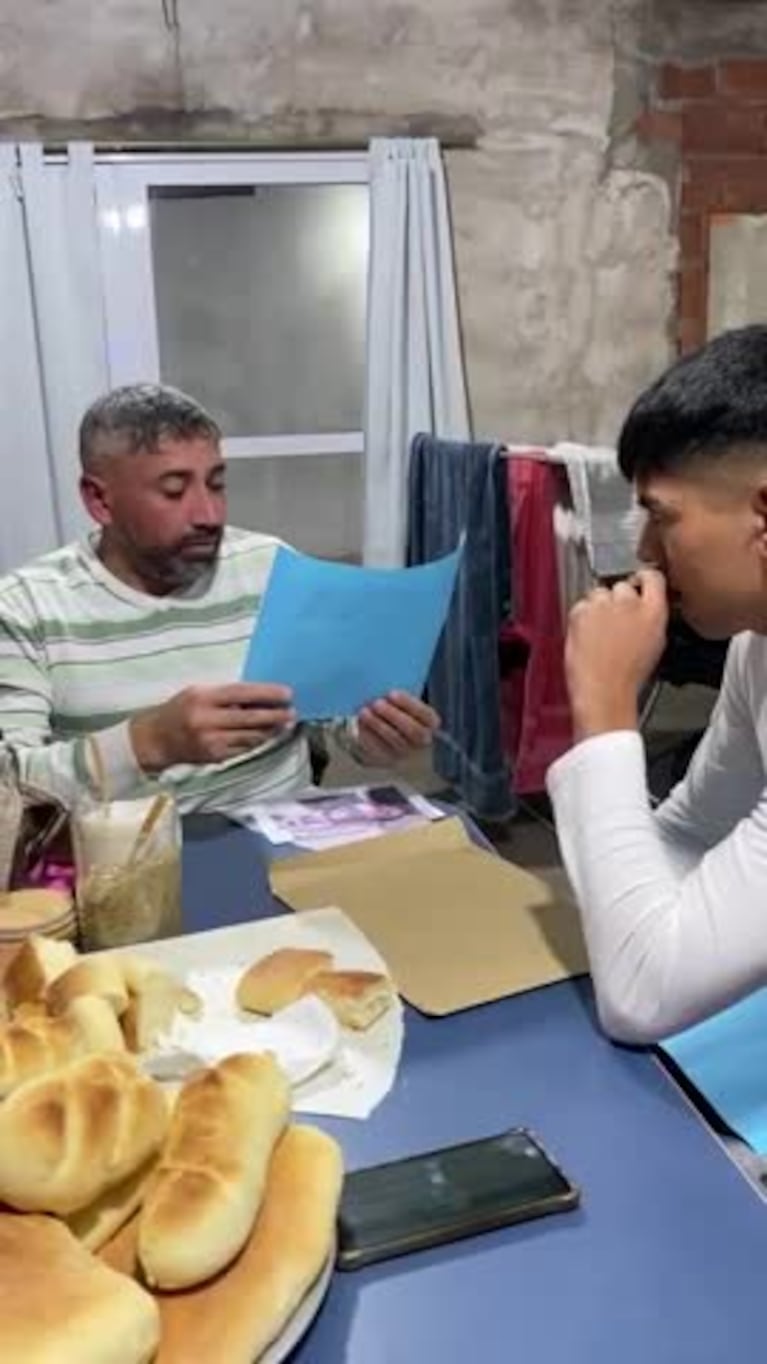 Sorprendió a su papá del corazón y emocionó