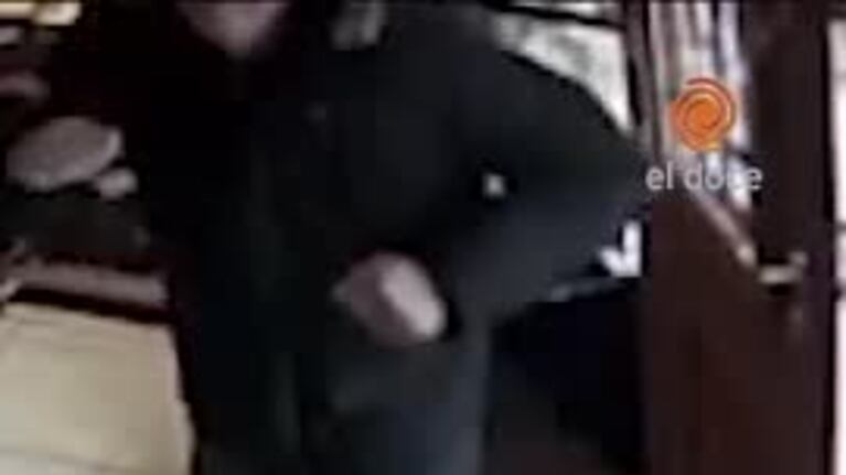 Regalan medialunas a los que entran bailando