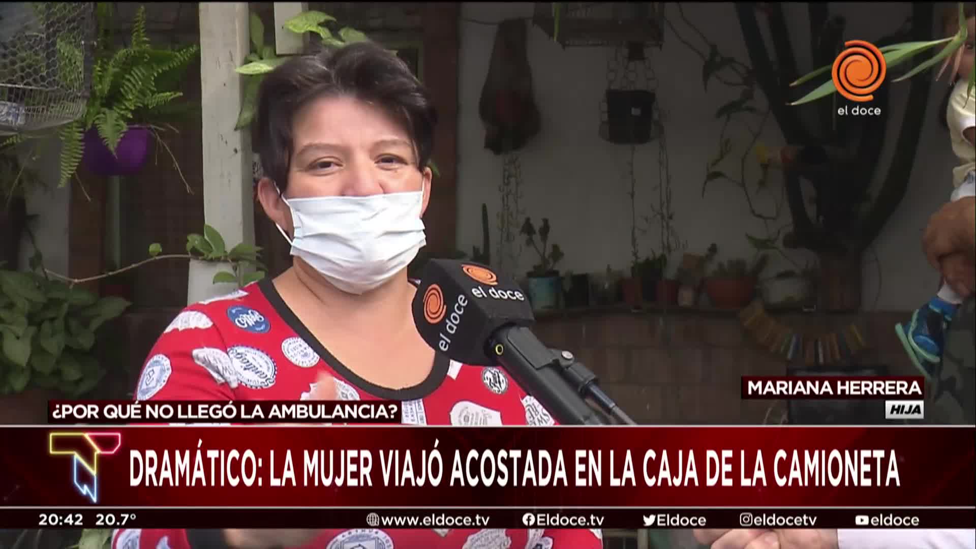 Se cansaron de esperar la ambulancia y llevaron a su mamá con un flete