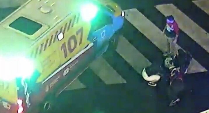 Un joven de 24 años fue atropellado por un taxi en la esquina de Bv. Guzmán y Olmos