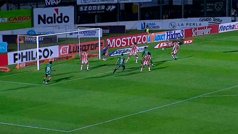 El gol en contra de Dubersarsky en el 1 a 1 de Instituto ante Sarmiento de Junín