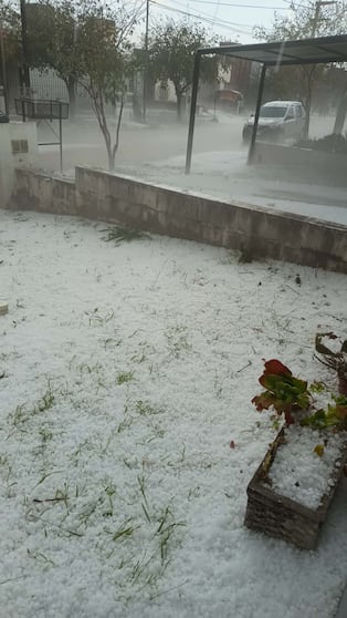 Impactante caída de granizo en Córdoba