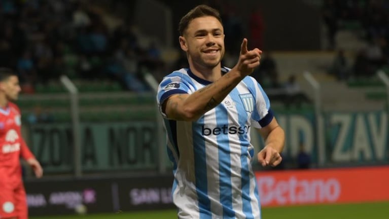 El gol de cabeza de Conechny y el 1 a 0 de Racing ante Belgrano