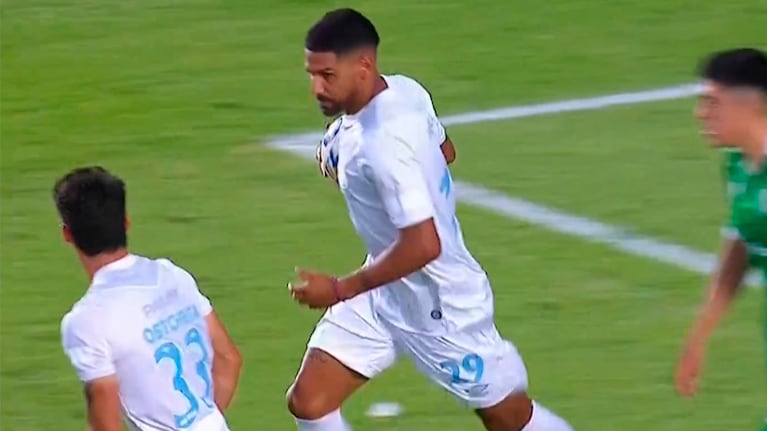 De penal, el gol de Jara para el 1 a 1 de Belgrano ante Banfield