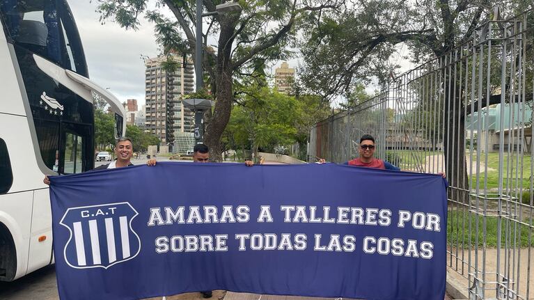 El Doce en Paraguay: los hinchas de Talleres viven la previa de la final contra River