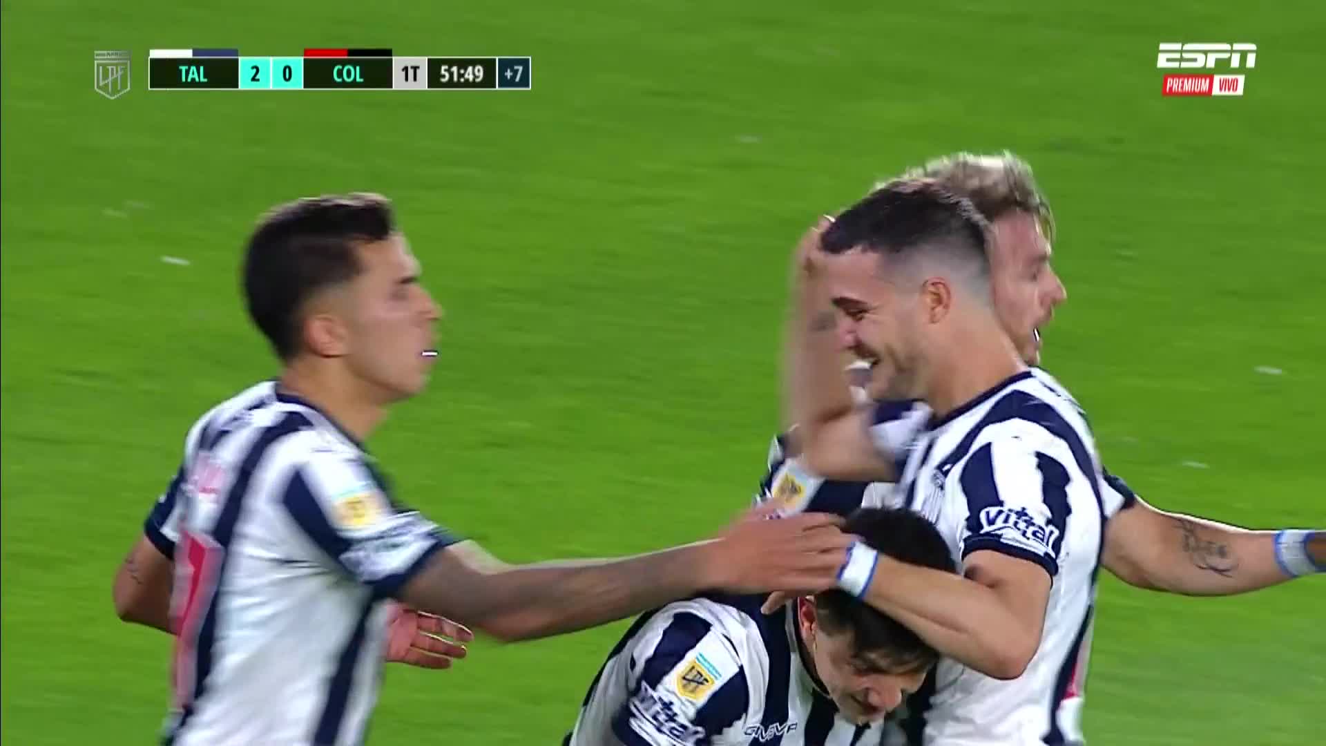 Garro y otro golazo para el 2 a 0 de Talleres