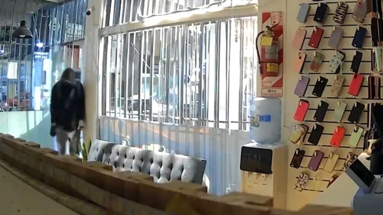 Entró a robar a un local de celulares en Alta Córdoba y quedó filmado
