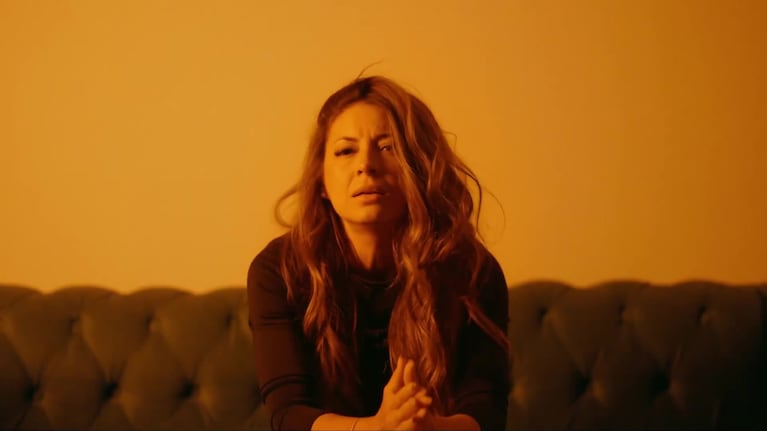 Ya salió “Pasan las horas”, el nuevo inédito de Magui Olave y DesaKTa2