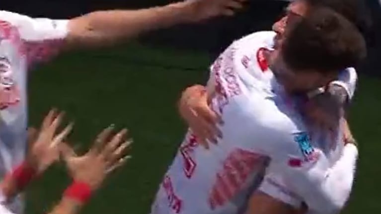 El gol de Álvarez de cabeza que abrió el marcador para Argentinos Juniors frente a Belgrano