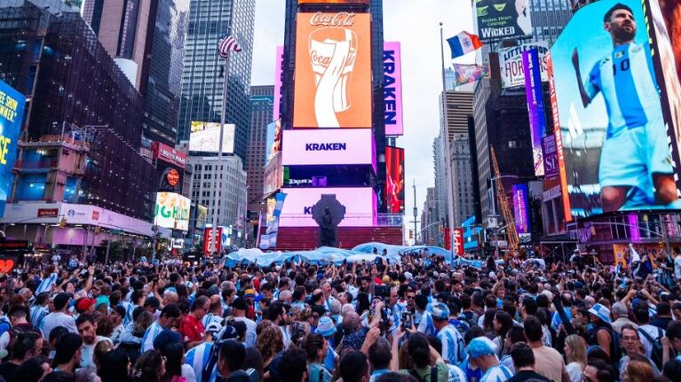 El Doce en la Copa América: el color del banderazo argentino en Nueva York en la previa de Argentina-Chile