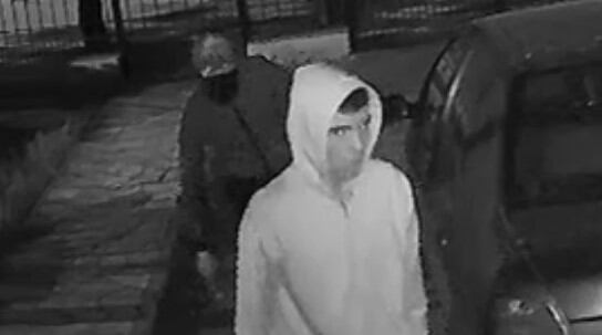 Les entraron a la casa y les robaron dos motos