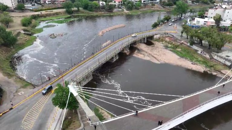 Las lluvias trajeron alivio en Carlos Paz con la crecida del río San Antonio