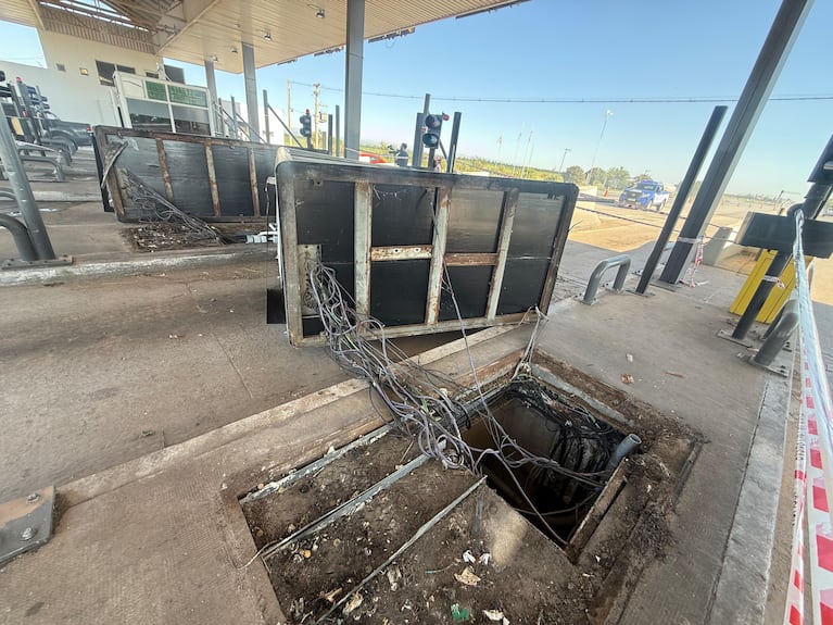 Tormenta fatal en Córdoba: investigan si las cabinas del peaje tenían fallas en el anclaje