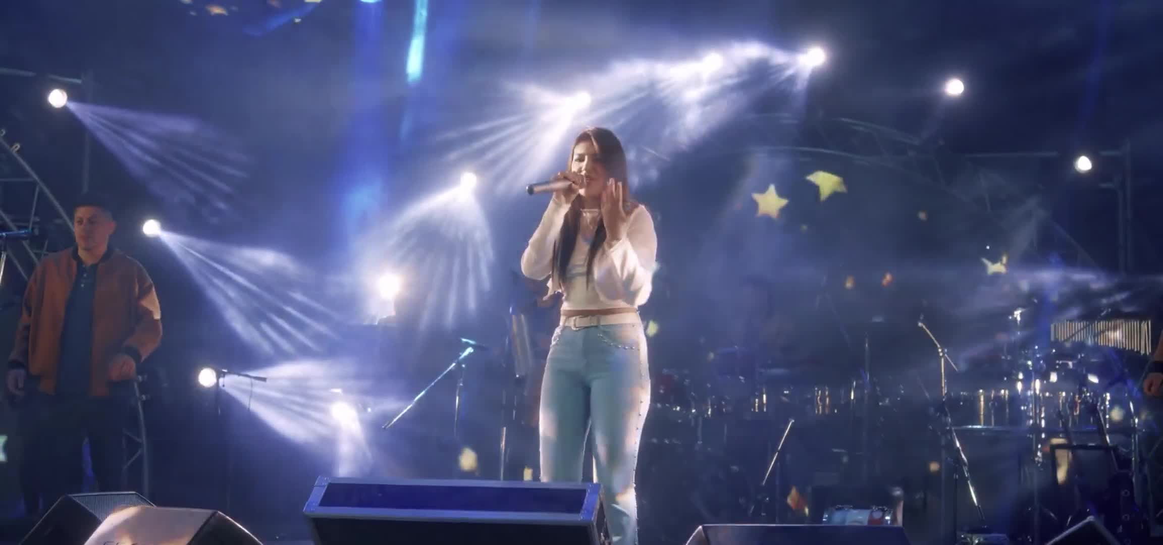 Luz Paisio presentó su nuevo videoclip