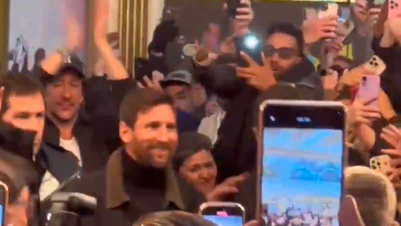 El emocionante abrazo de Messi y Nico Vázquez