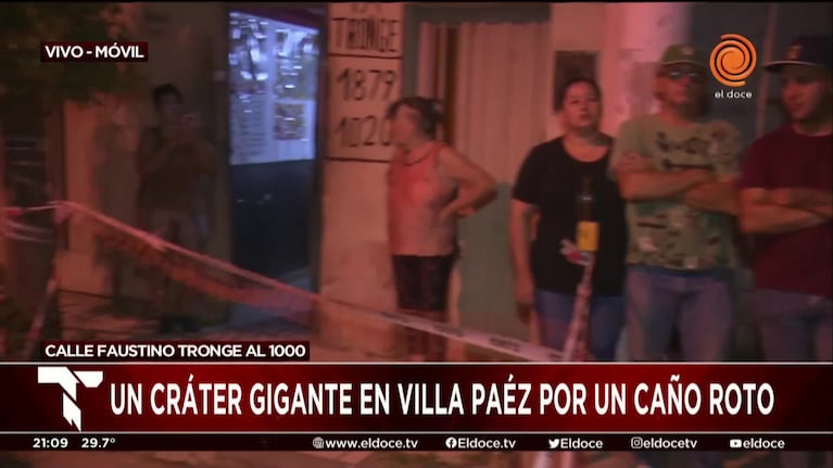 El temor en Villa Páez por un gran cráter en la calle