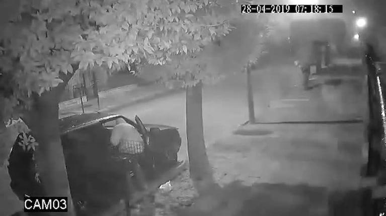 Robó algunos objetos de un auto en barrio Las Flores