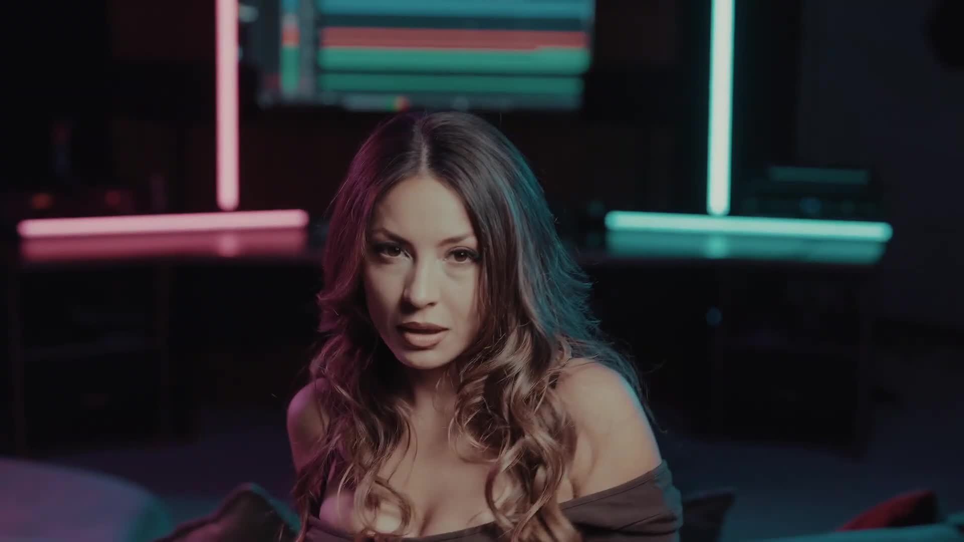 Magui Olave vuelve a romperla con un nuevo tema