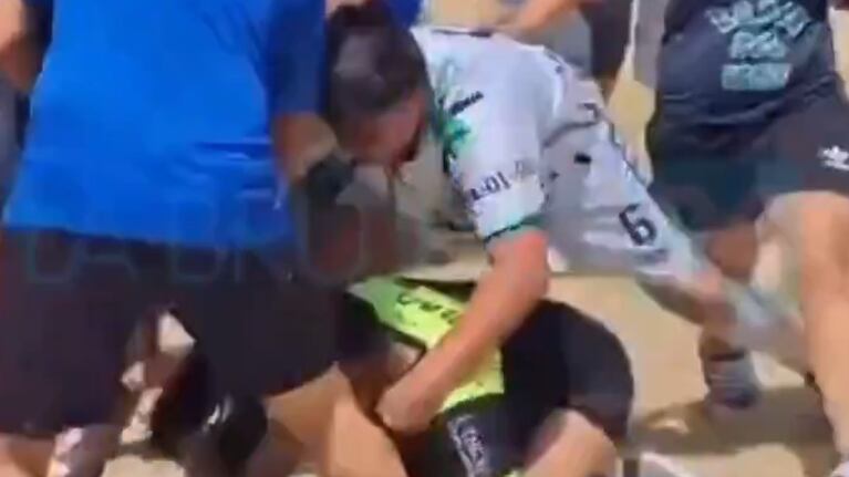 Salvaje ataque a una árbitra en una liga amateur de Bahía Blanca