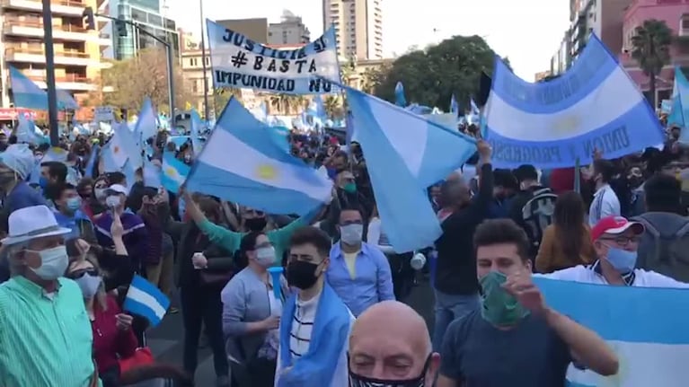 #17A: así se vivió el himno nacional en el banderazo