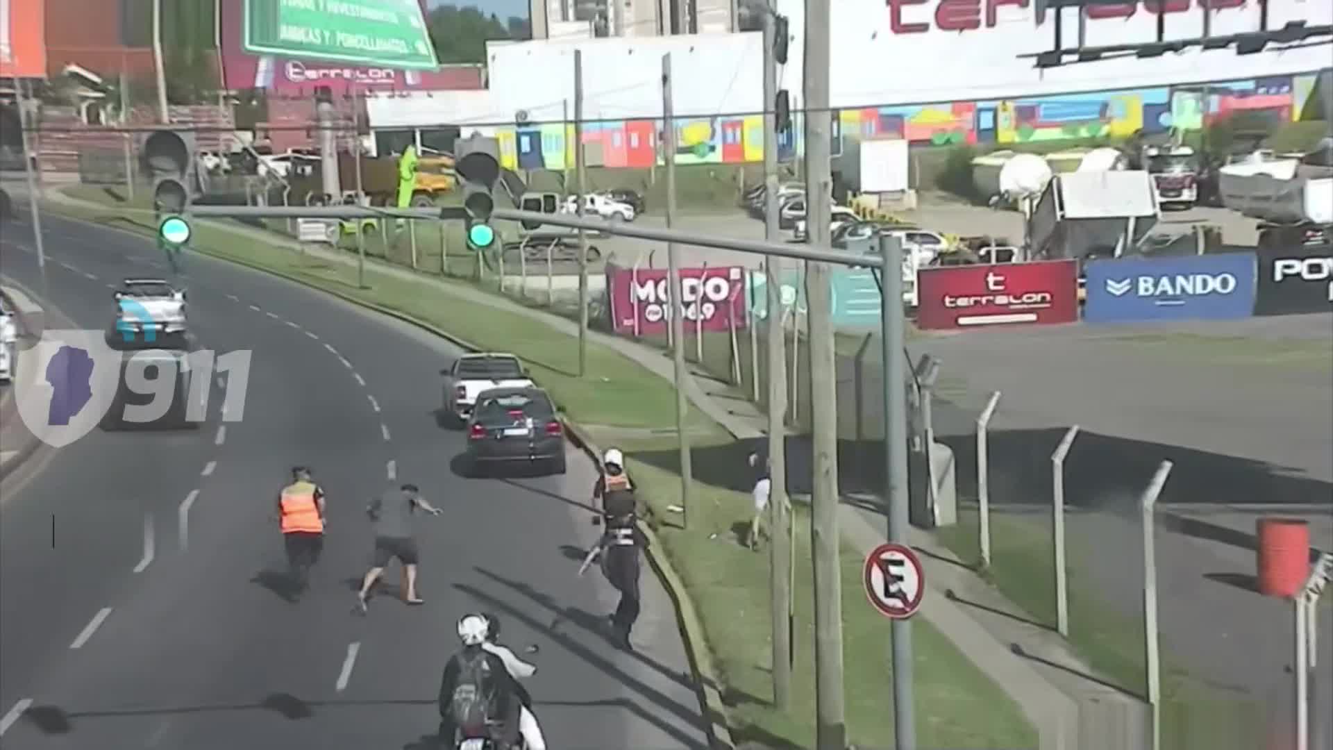 Un ladrón se burló de varios policías y quedó preso tras caer contra un alambrado