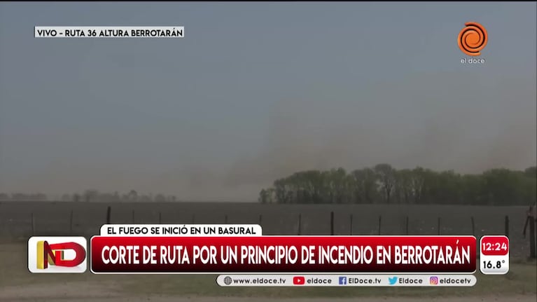 Visibilidad escasa en el ingreso a Berrotarán por un incendio en el basural